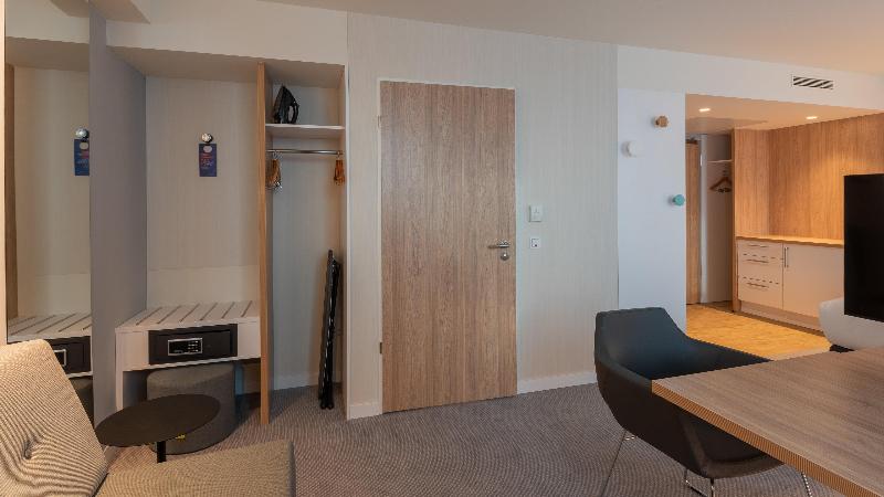 Holiday Inn Express and Suites Potsdam - Oda