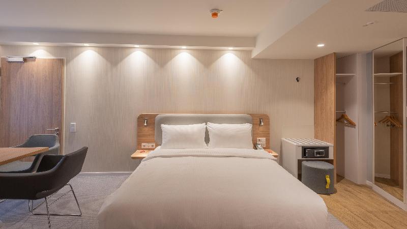 Holiday Inn Express and Suites Potsdam - Oda