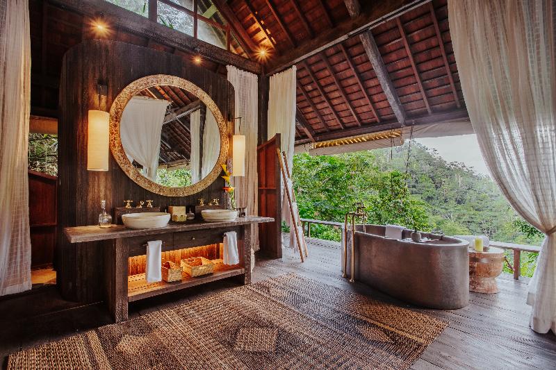 Buahan, a Banyan Tree Escape - Oda