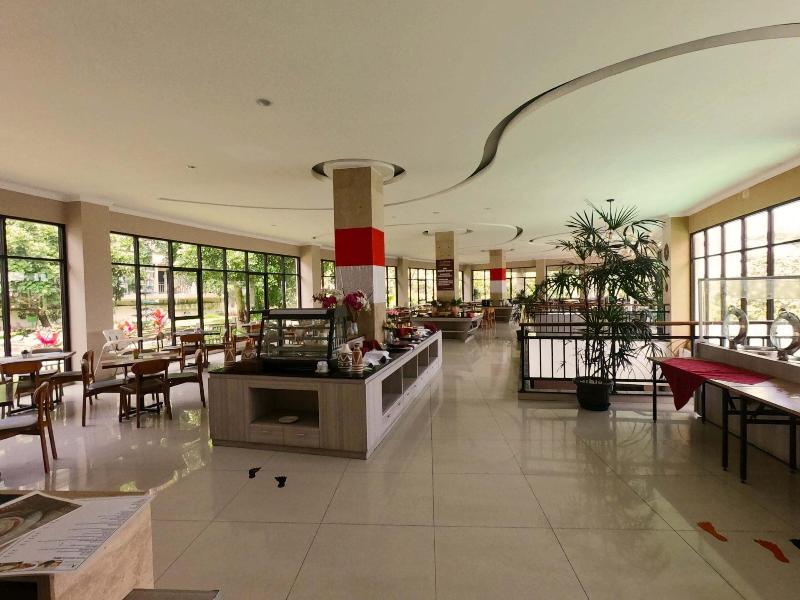 Green Peak ARTOTEL Curated - Restoran