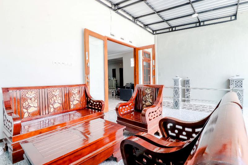 Guesthouse Nusa Indah Syariah 2 by ZUZU - Lobi