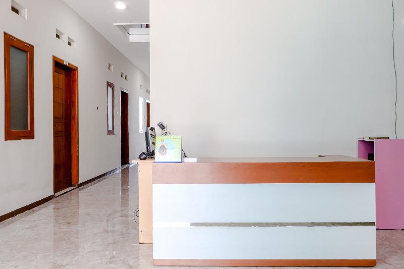 Guesthouse Nusa Indah Syariah 2 by ZUZU - Lobi