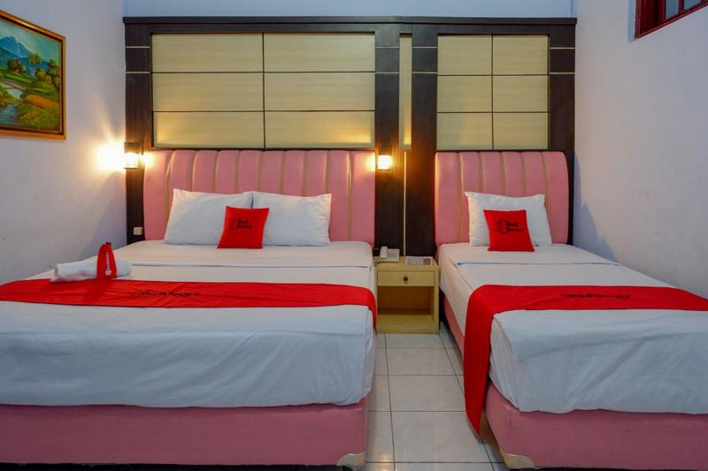 Formerly RedDoorz Syariah Stasiun Pekalongan 2 - Oda