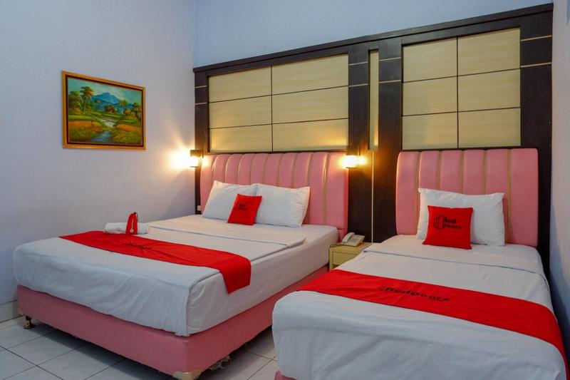 Formerly RedDoorz Syariah Stasiun Pekalongan 2 - Oda