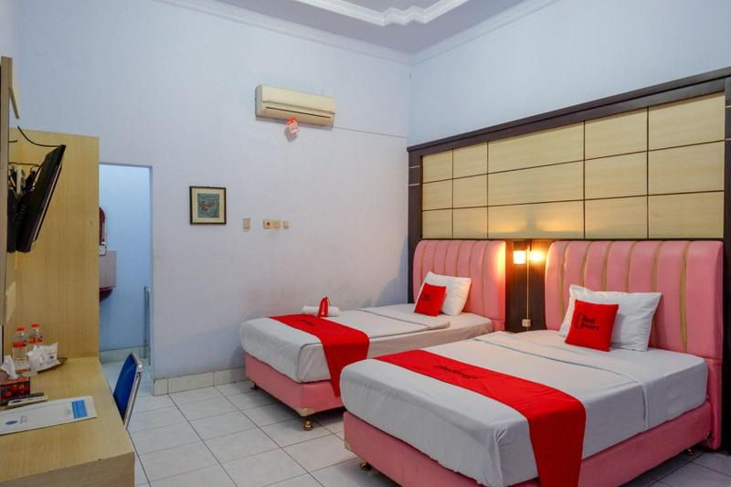 Formerly RedDoorz Syariah Stasiun Pekalongan 2 - Oda