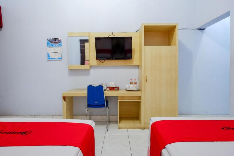 Formerly RedDoorz Syariah Stasiun Pekalongan 2 - Oda