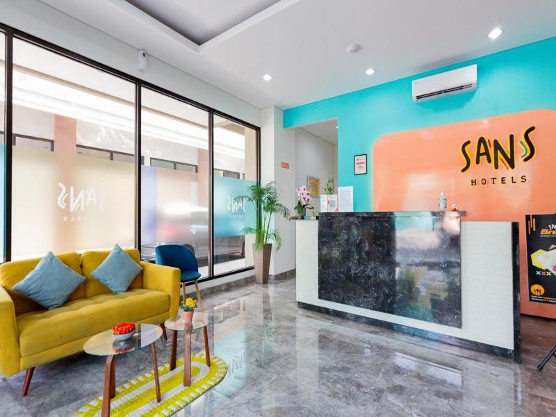 Sans Hotel Rajawali Surabaya - Lobi