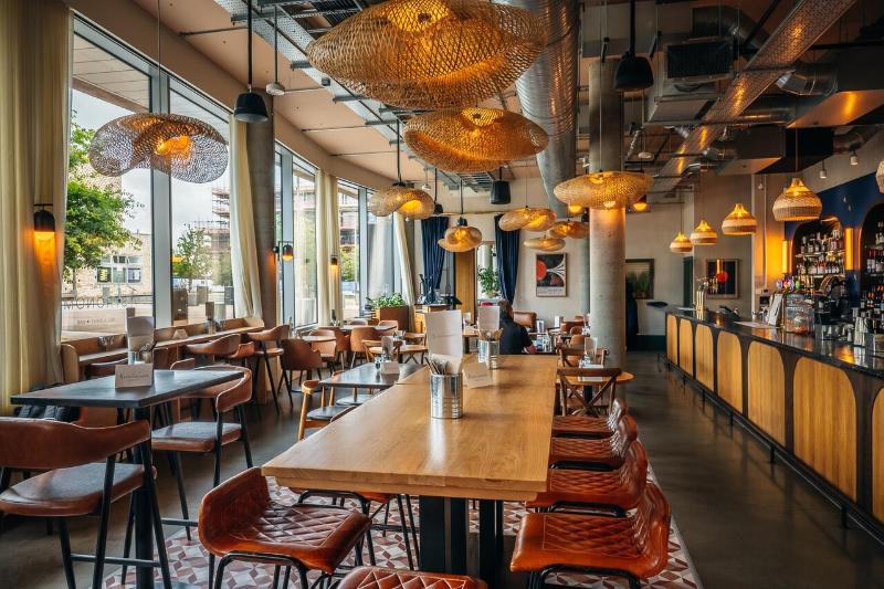 Turing Locke, Eddington - Restoran