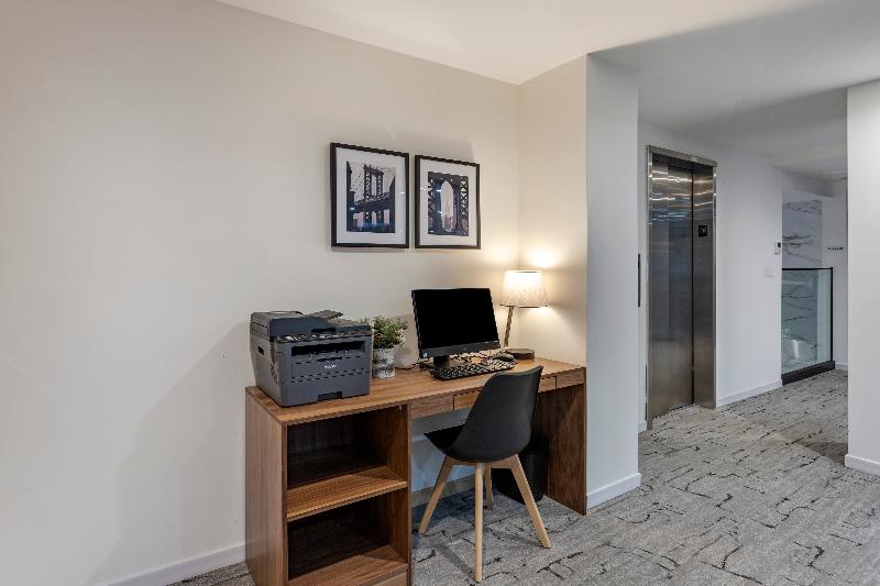 Best Western Plus Soho Hotel - Aktivite