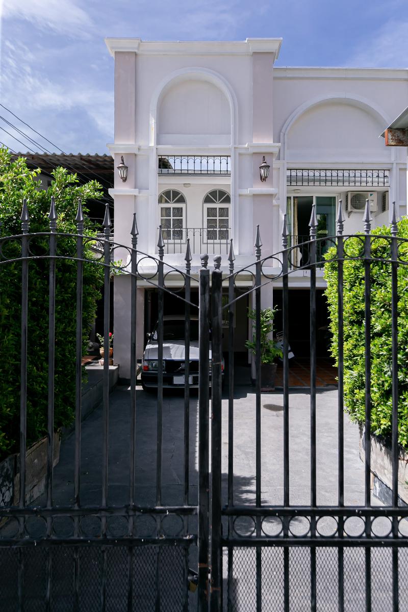 Wong Amat House by ZUZU - Genel
