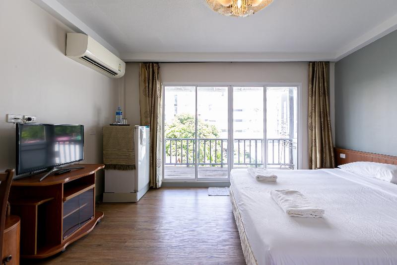 Wong Amat House by ZUZU - Oda