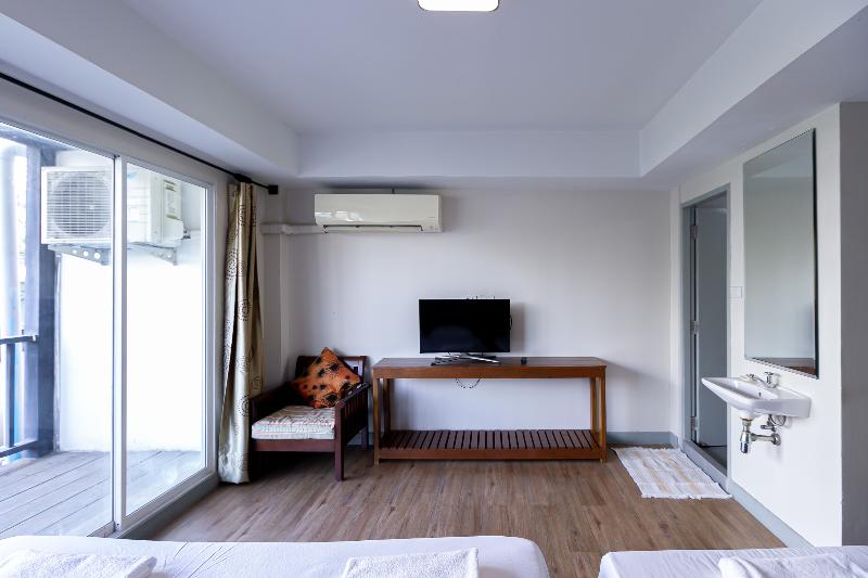 Wong Amat House by ZUZU - Oda