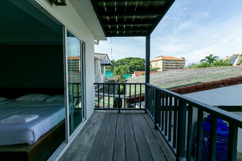 Wong Amat House by ZUZU - Oda