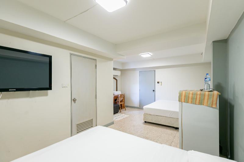 Wong Amat House by ZUZU - Oda