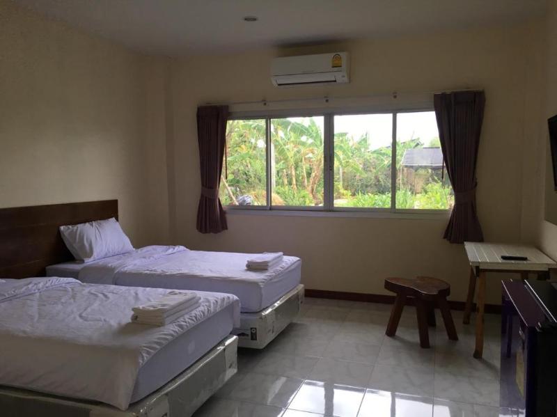 Be Fine Sabuy Hotel and Resort by ZUZU - Oda