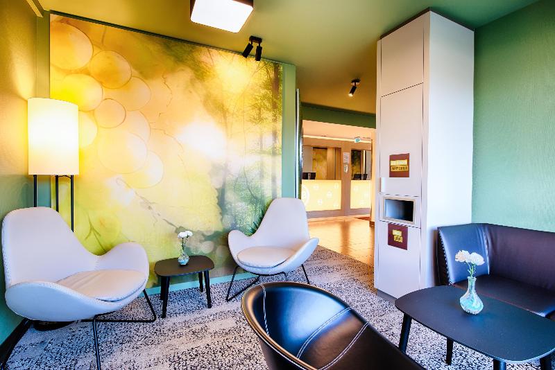 B&B Hotel Baden-Airpark - Lobi