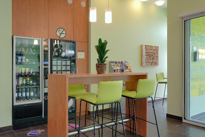B&B Hotel Berlin-Airport - Lobi