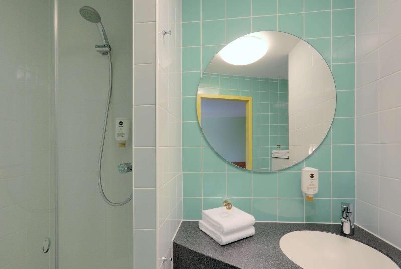 B&B Hotel Berlin-Airport - Oda