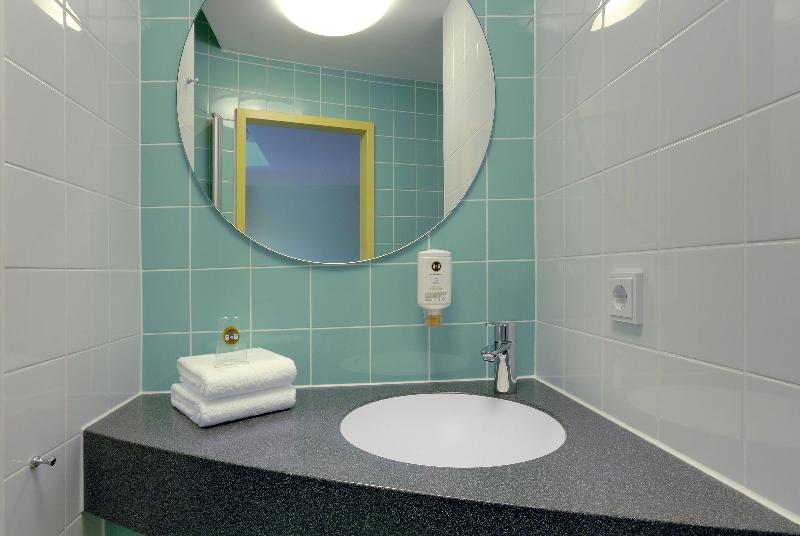 B&B Hotel Berlin-Airport - Oda