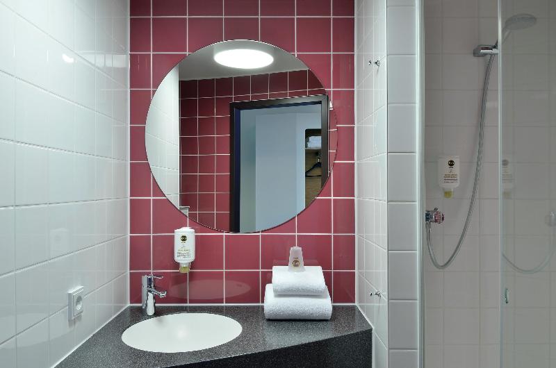 B&B Hotel Berlin-Alexanderplatz - Oda