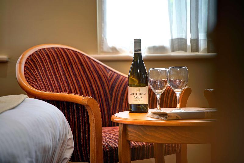 Best Western Plus Milford Hotel - Oda