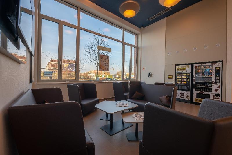 B&B Hotel Bremen-Überseestadt - Lobi