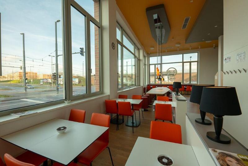 B&B Hotel Bremen-Überseestadt - Restoran