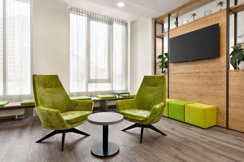 Super 8 by Wyndham Chemnitz - Lobi