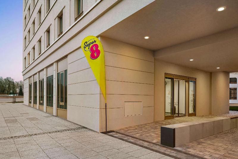 Super 8 by Wyndham Chemnitz - Genel