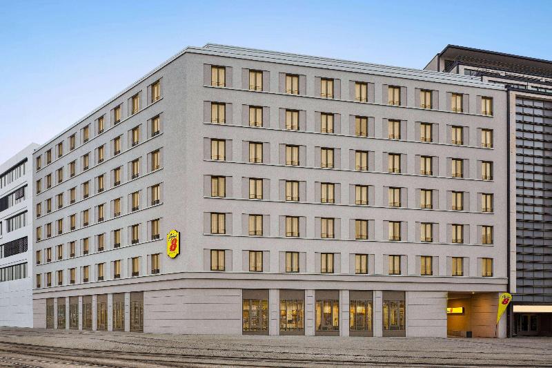 Super 8 by Wyndham Chemnitz - Genel