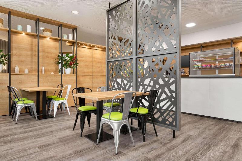 Super 8 by Wyndham Chemnitz - Genel