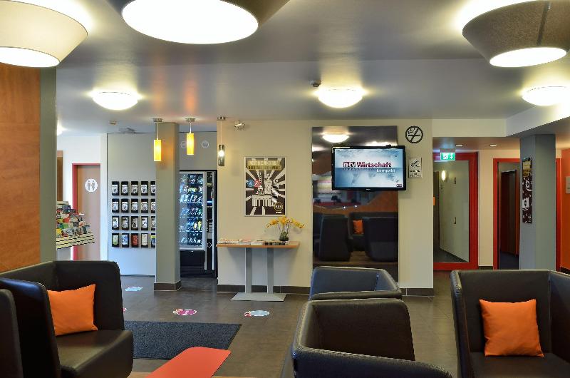 B&B Hotel Frankfurt-Niederrad - Lobi
