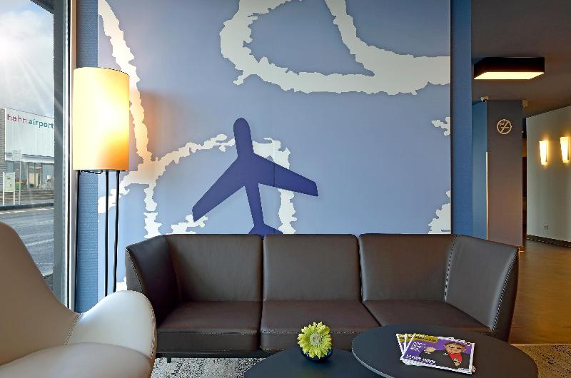 B&B Hotel Frankfurt-Hahn Airport - Lobi