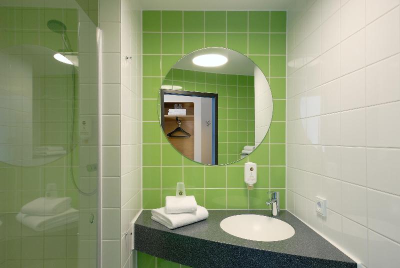 B&B Hotel Freiburg-Süd - Oda