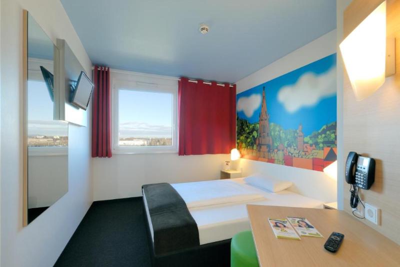 B&B Hotel Freiburg-Süd - Oda