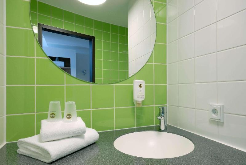 B&B Hotel Freiburg-Süd - Oda