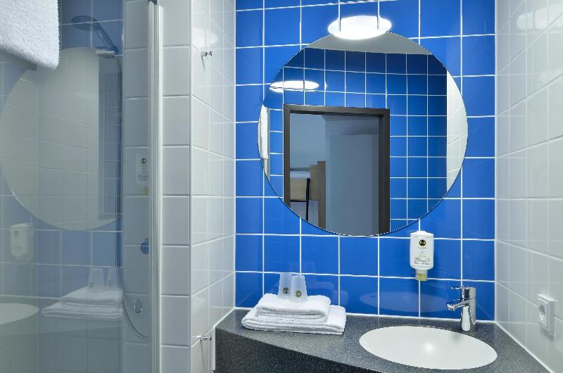 B&B Hotel Göttingen-City - Oda