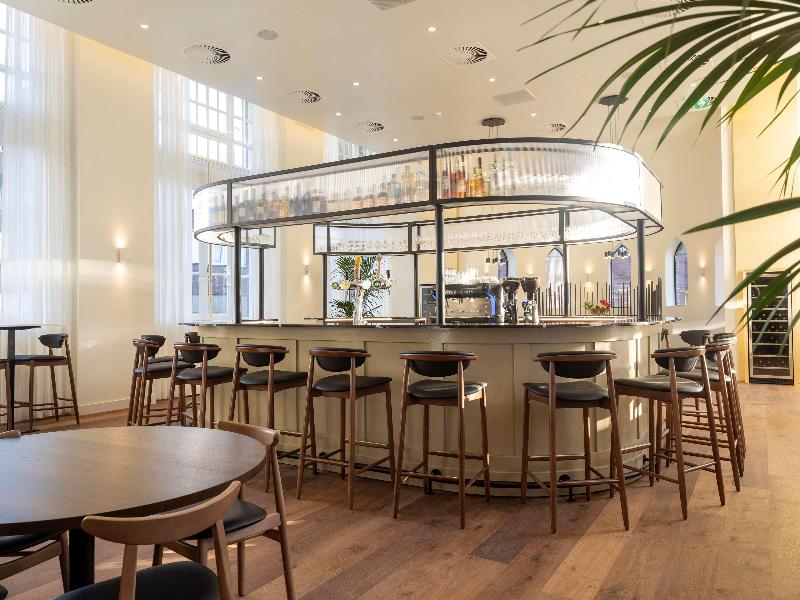 Doubletree By Hilton Sittard - Bar