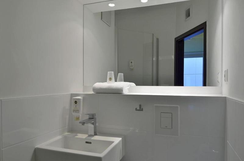 B&B Hotel Köln-Airport - Oda