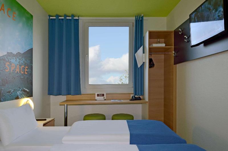 B&B Hotel Köln-Airport - Oda