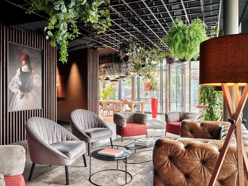 Radisson Red Hotel Vienna - Lobi