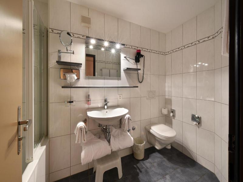 Hotel Krone - Oda