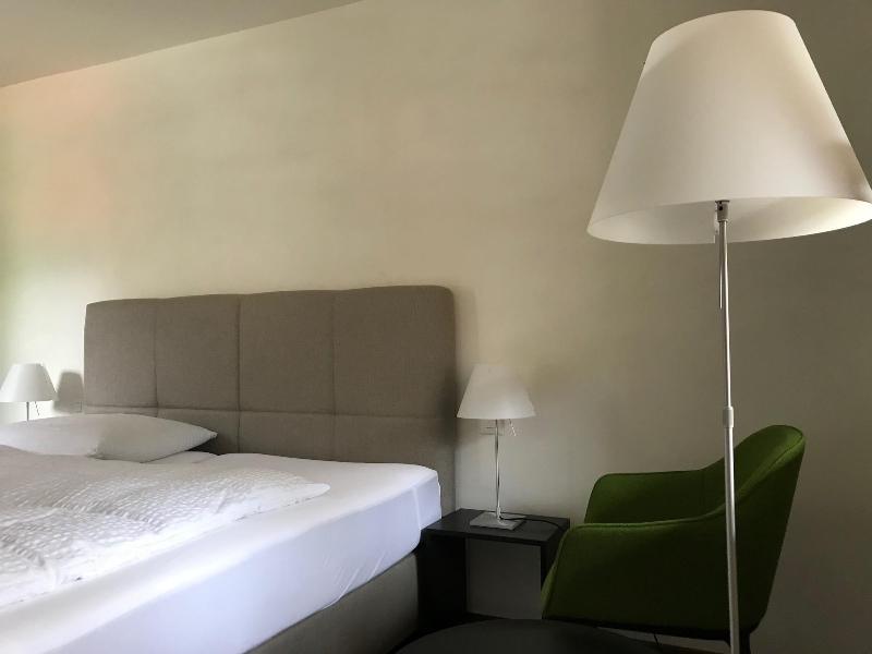 Hotel Krone - Oda