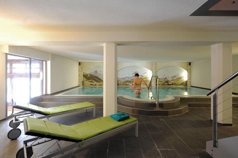 Hotel Krone - Havuz