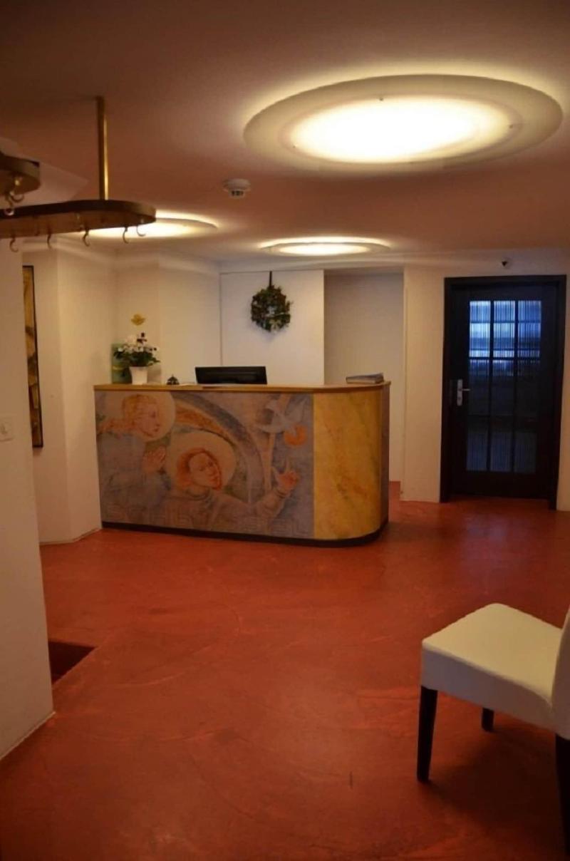 Hotel SchlÃ¼ssel seit 1545 - Lobi