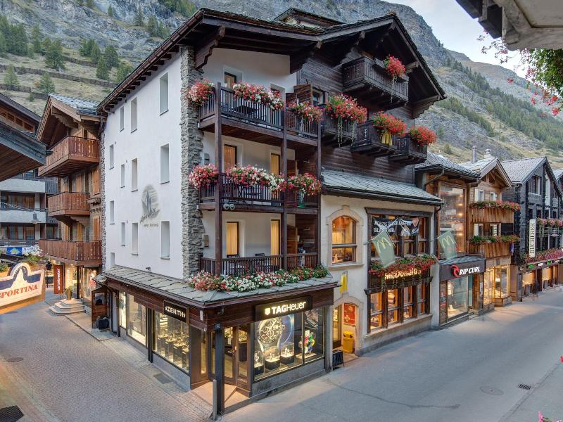 Alpine Lodge - Genel