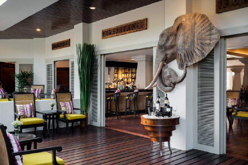 Avani Pattaya Resort - Bar