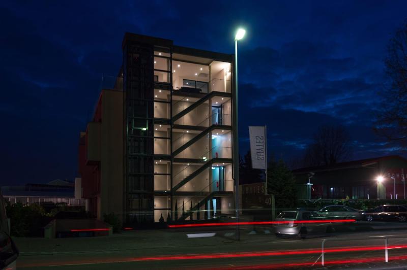 SUYTES Business Studios - Genel