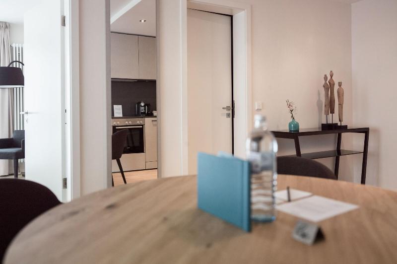 SUYTES Business Studios - Oda