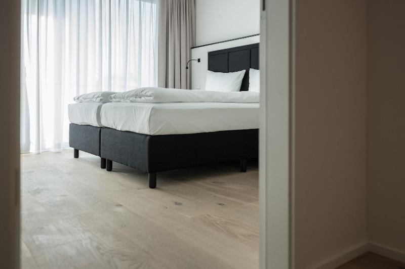 SUYTES Business Studios - Oda